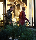 Shopping_London_Dec24_FPD_281129.jpg