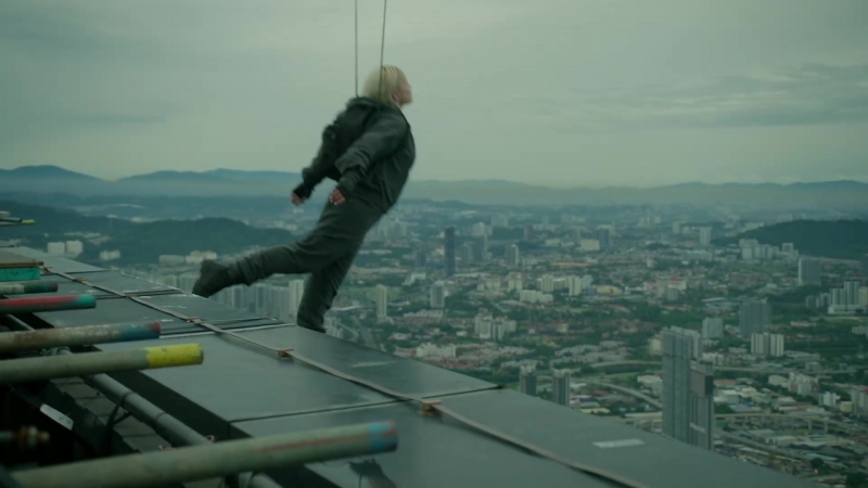 TheJumpFeaturette_FPD_151.jpg