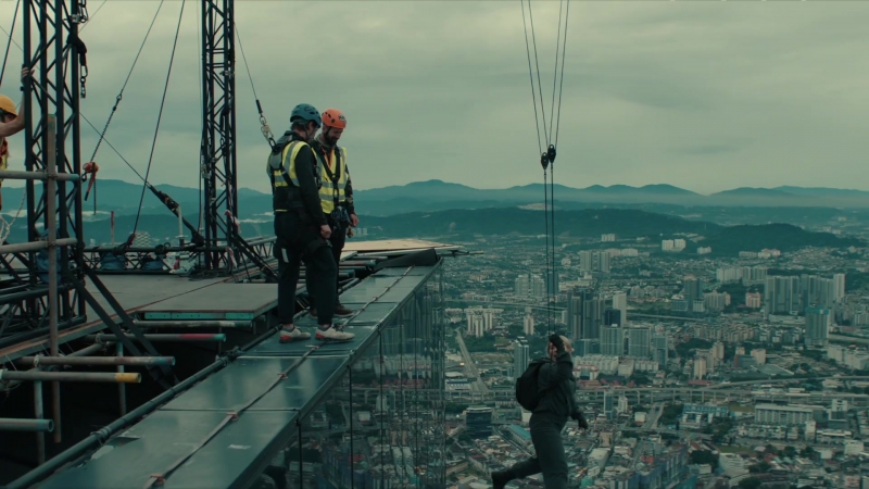 TheJumpFeaturette_FPD_250.jpg