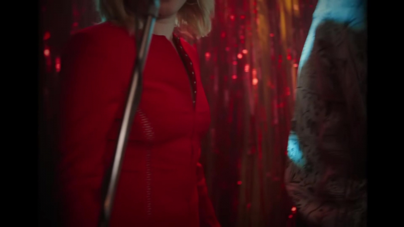 florencepughdaily_midnight_mv_025.jpg