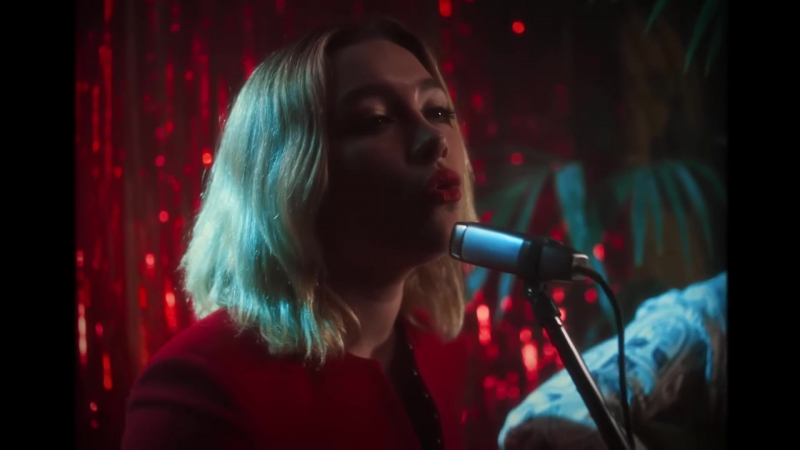 florencepughdaily_midnight_mv_350.jpg