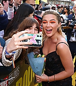 florencepughdaily_thunderbolts_ukpremiere_fans_28129.jpg