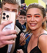 florencepughdaily_thunderbolts_ukpremiere_fans_28629.jpg