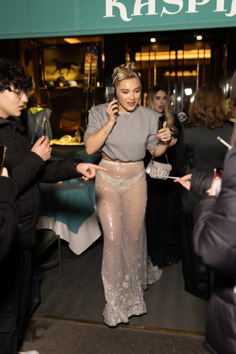 florencepughdaily_valentinoshow_281729.jpg