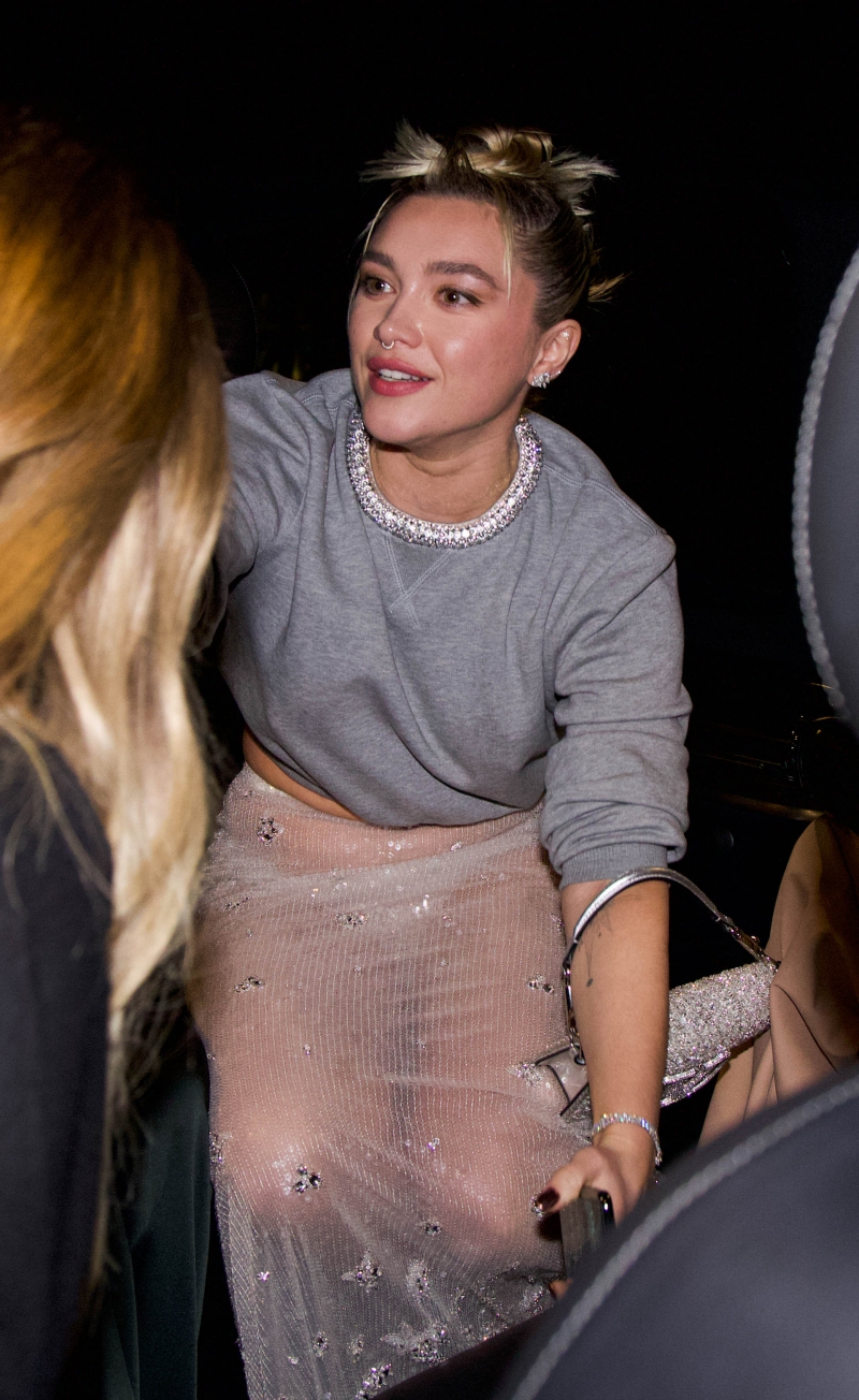 florencepughdaily_valentinoshow_282629.jpg