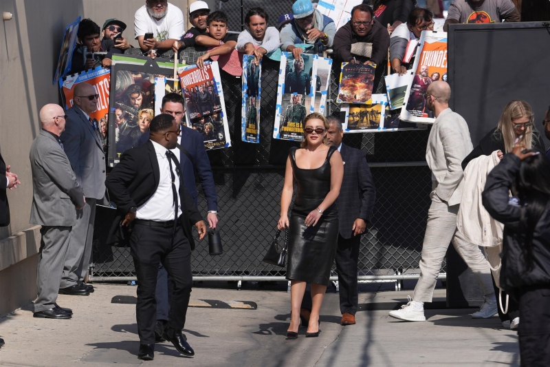 florencepughdaily_jimmykimmeltape_arriving_2812129.jpg