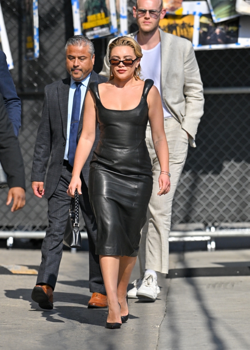 florencepughdaily_jimmykimmeltape_arriving_284129.jpg