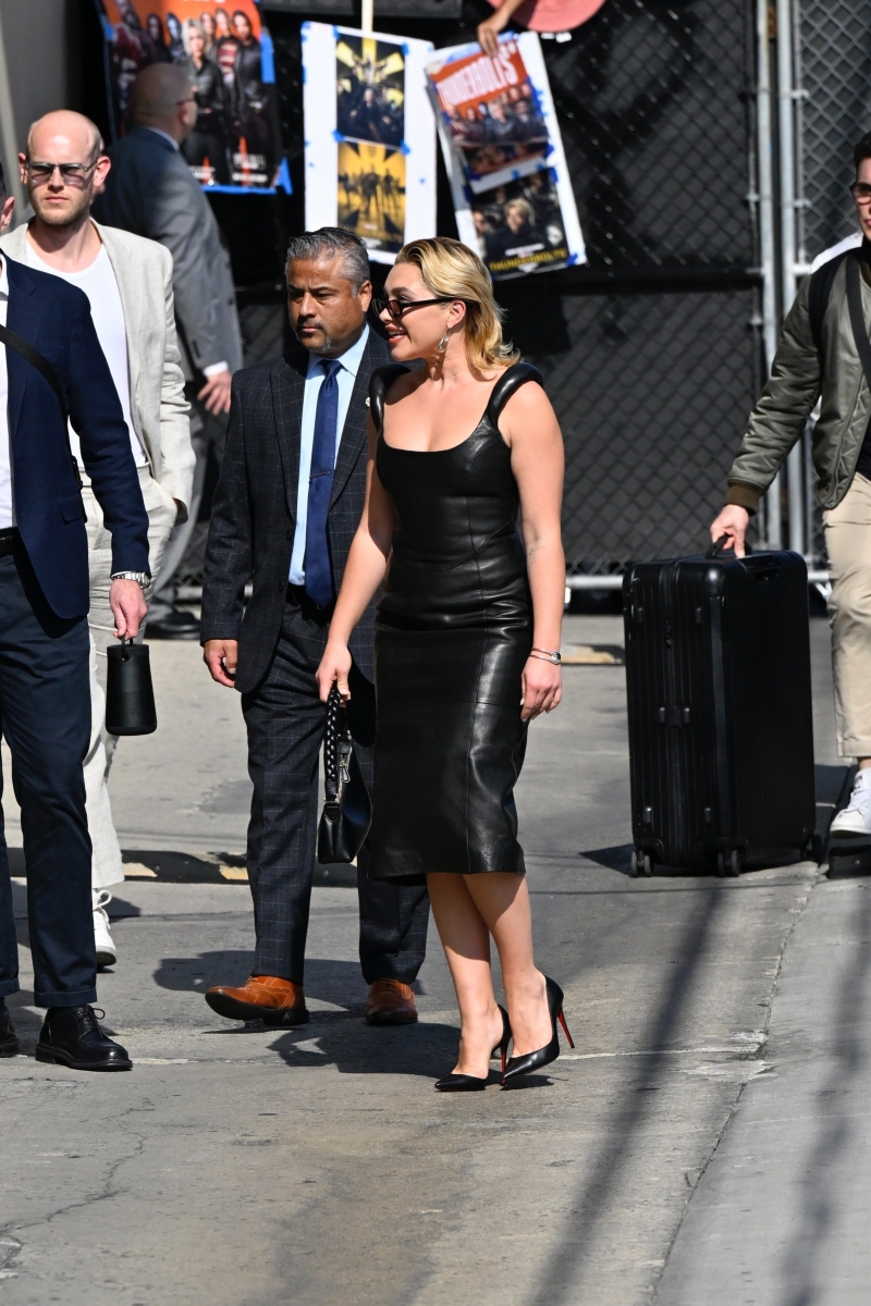 florencepughdaily_jimmykimmeltape_arriving_287329.jpg