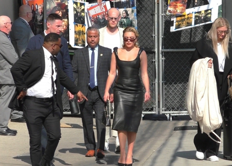 florencepughdaily_jimmykimmeltape_arriving_28929.jpg