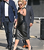 florencepughdaily_jimmykimmeltape_arriving_2811229.jpg
