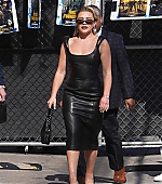 florencepughdaily_jimmykimmeltape_arriving_2812229.jpg