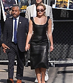 florencepughdaily_jimmykimmeltape_arriving_2812529.jpg
