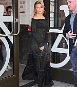 florencepughdaily_livekelly_leaving_28429.jpg