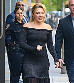 florencepughdaily_livekelly_leaving_284329.jpg