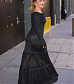 florencepughdaily_livekelly_leaving_28529.jpg