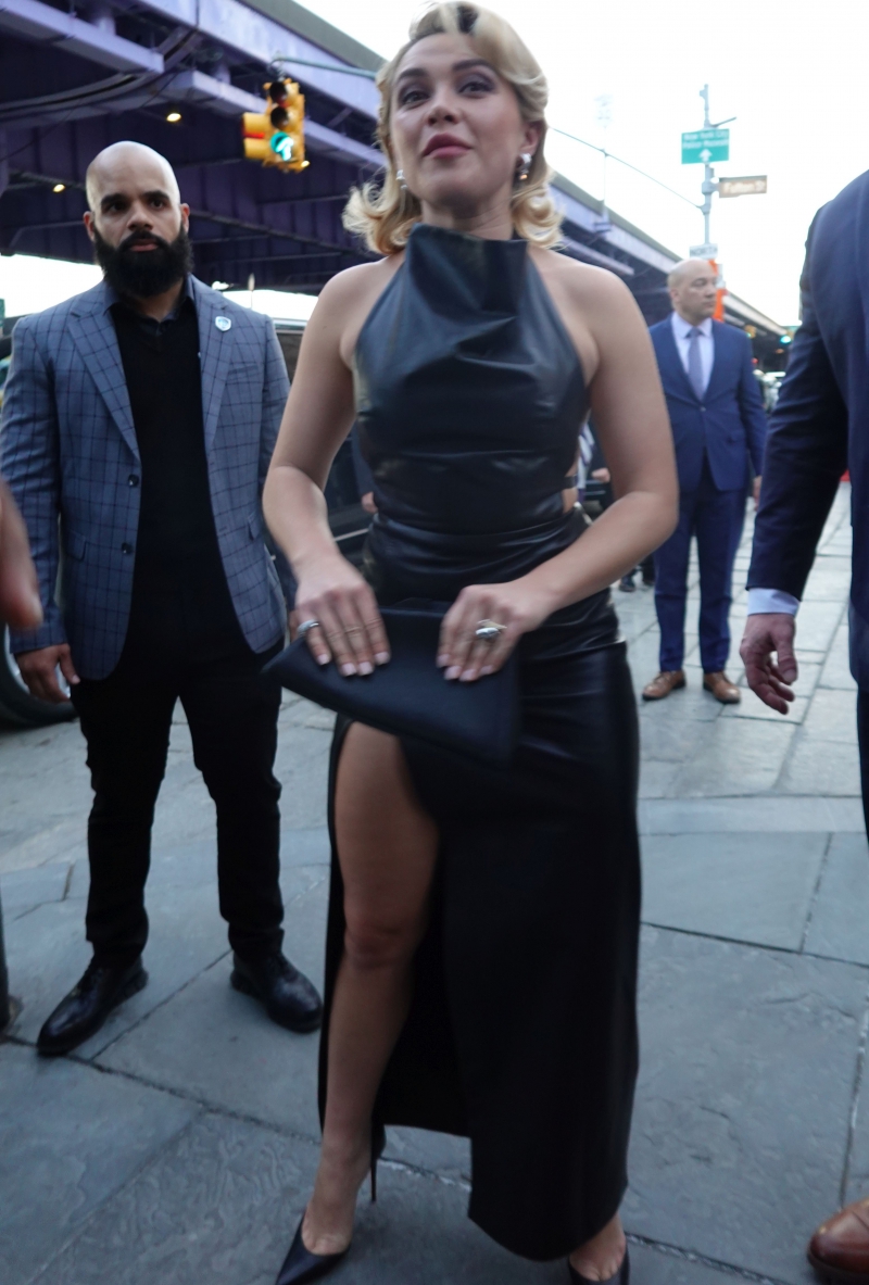 florencepughdaily_leavinghotel_282029.jpg