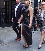florencepughdaily_leavinghotel_281529.jpg
