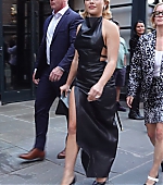 florencepughdaily_leavinghotel_282129.jpg
