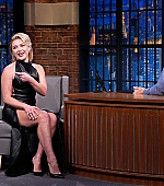 florencepughdaily_sethmeyers_show_28529.jpg