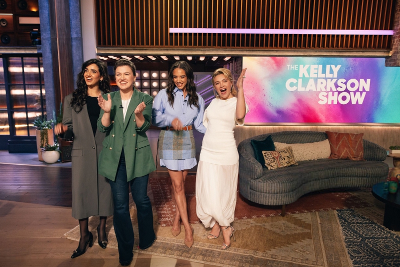 florencepughdaily_kellyclarksonshow_28229.jpg