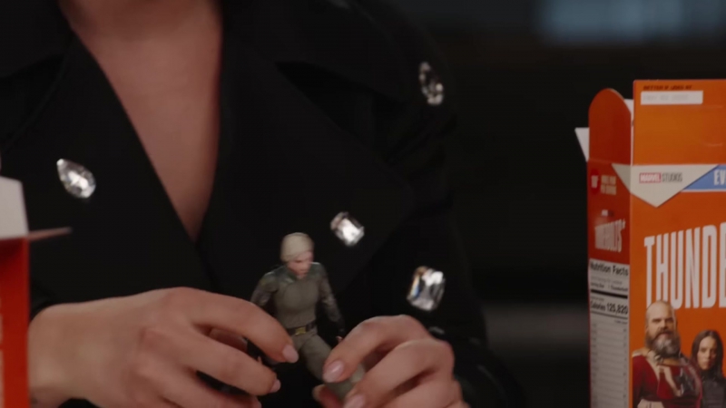 Unboxing_FlorencePugh_Marvel_FPD_320.jpg