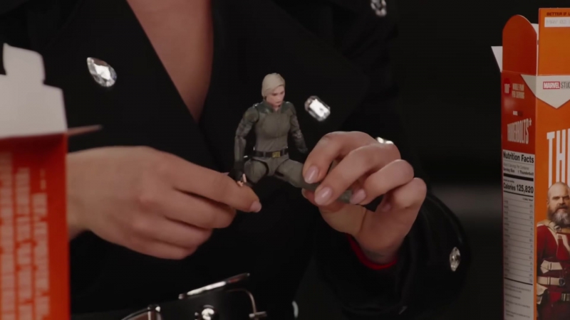 Unboxing_FlorencePugh_Marvel_FPD_325.jpg